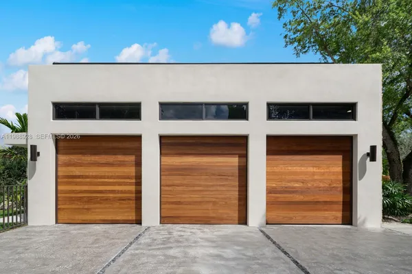 $22,000,000 | 5545 Southwest 81st Terrace, Miami, FL 33143