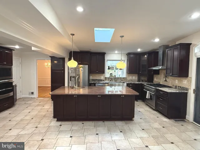 $1,600,000 | 11512 Le Havre Drive, Potomac, MD 20854