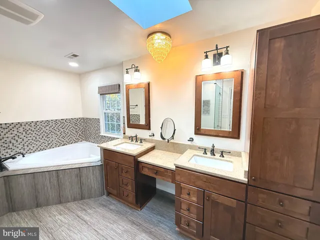 $1,600,000 | 11512 Le Havre Drive, Potomac, MD 20854