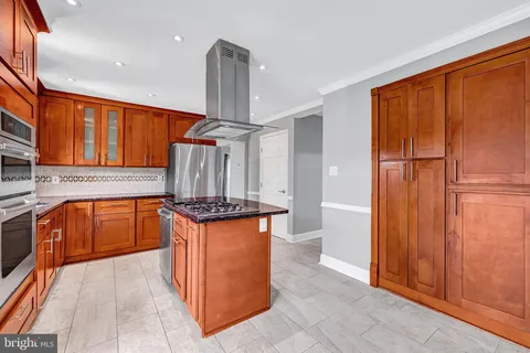 $749,500 | 21319 Emerald Drive, Germantown, MD 20876