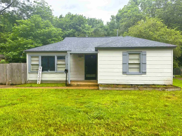 $1,300 | 1644 Russwood Road, Memphis, TN 38108