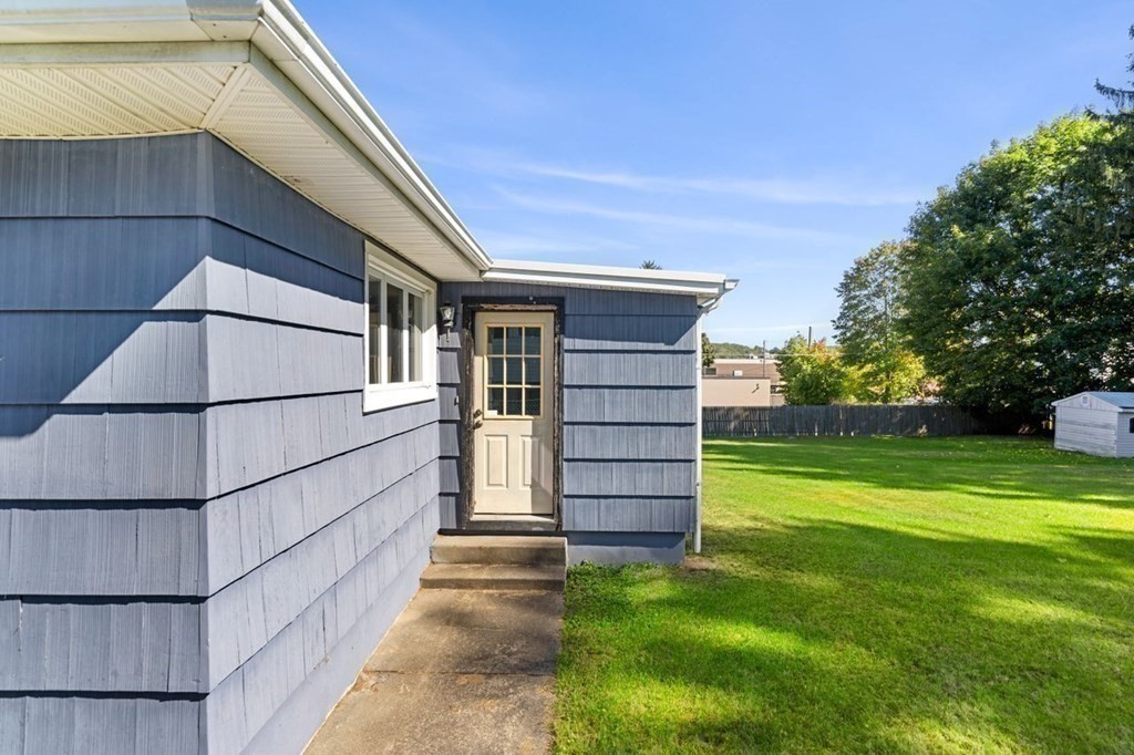 9 Butler Street Worcester, MA 01607 - Photo 31 of 39 a backyard of a house