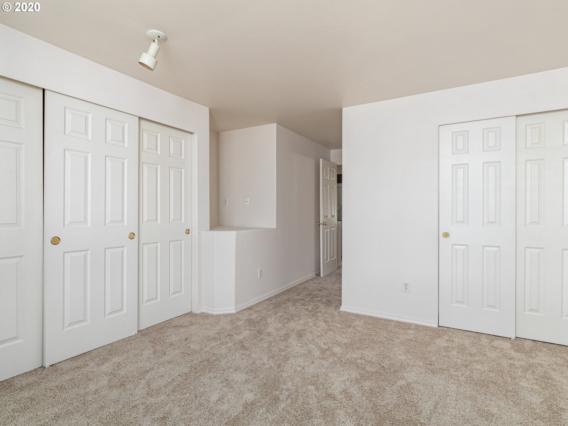 14407 Southwest Barrows Road Beaverton, OR 97007 - Photo 13 of 22 Gallery Image 13