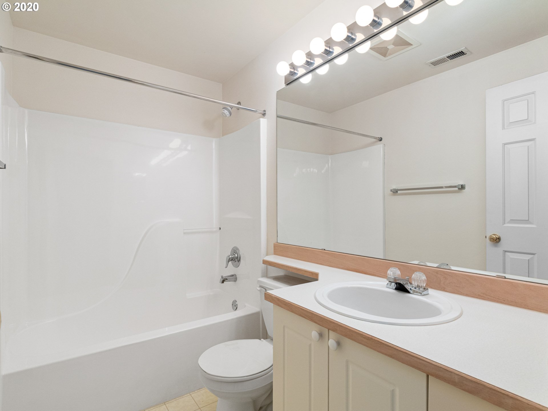 14407 Southwest Barrows Road Beaverton, OR 97007 - Photo 14 of 22 Gallery Image 14