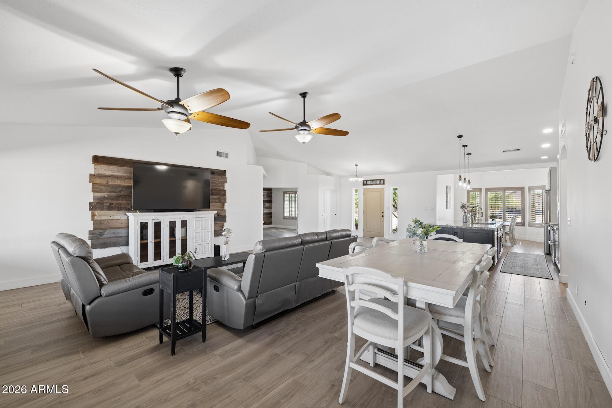 907 North Mountain Road Mesa, AZ 85207 - Photo 5 of 44