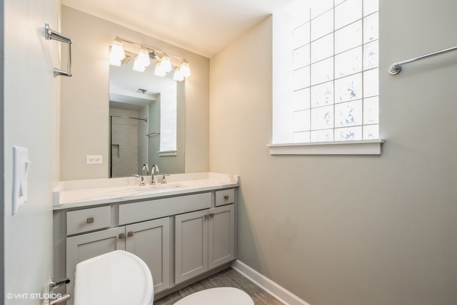 6857 South Ridgeland Avenue, Unit 101 Chicago, IL 60649 - Photo 2 of 7