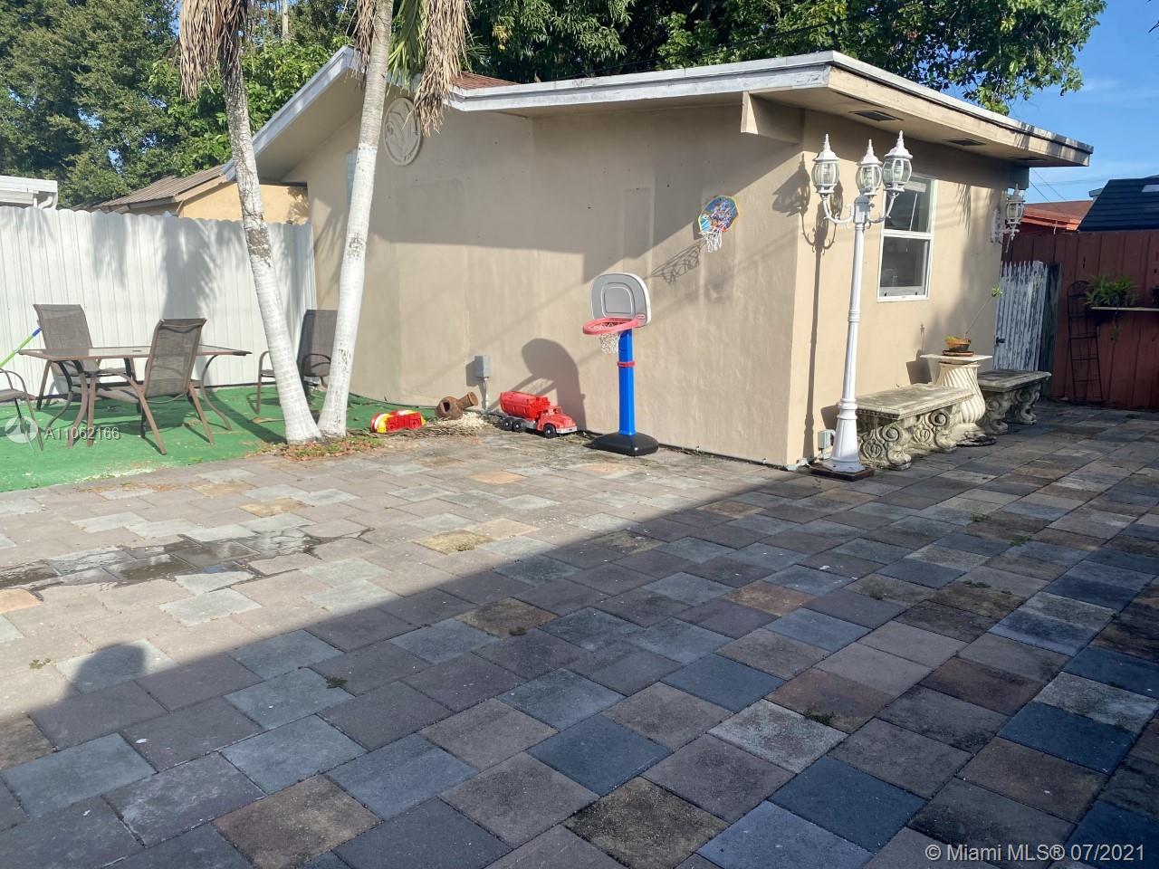 640 East 30th Street Hialeah, FL 33013 - Photo 11 of 12