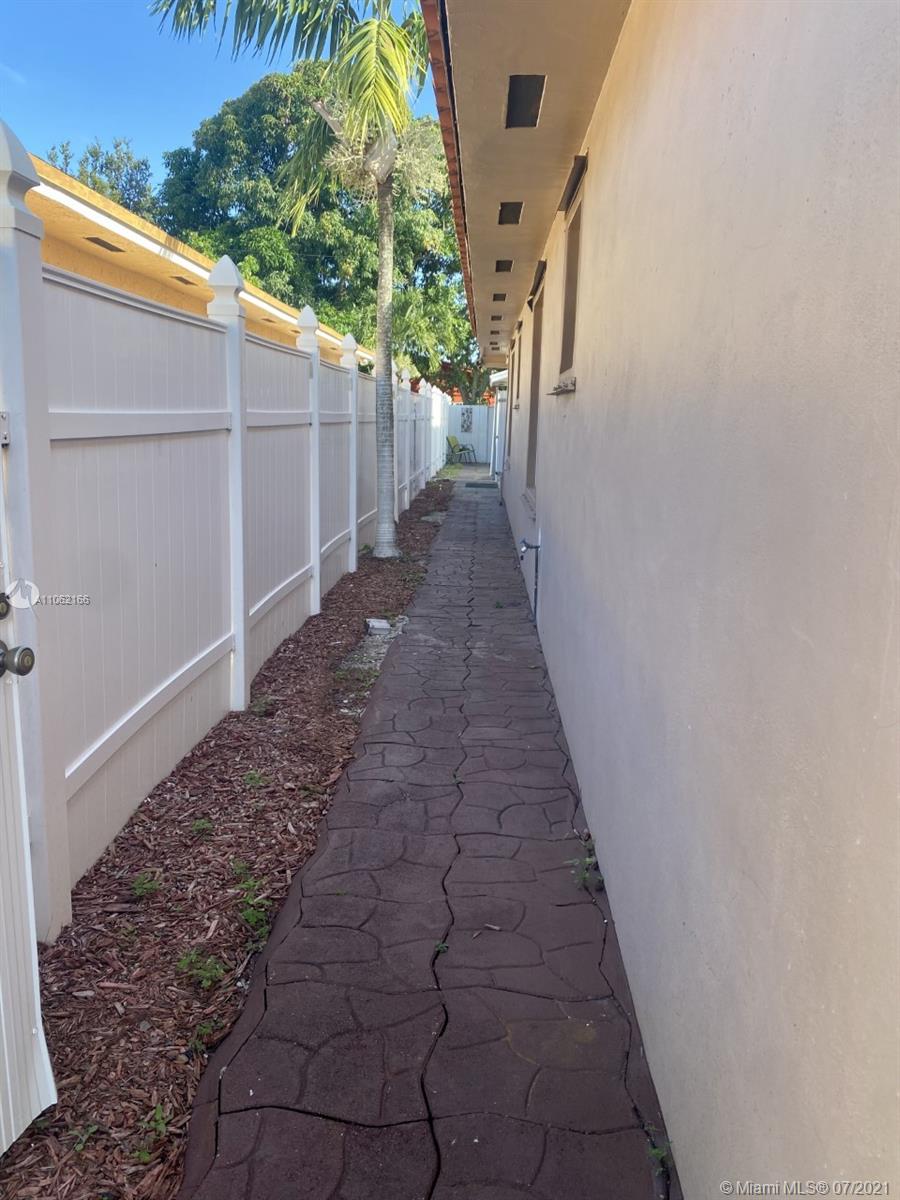 640 East 30th Street Hialeah, FL 33013 - Photo 12 of 12