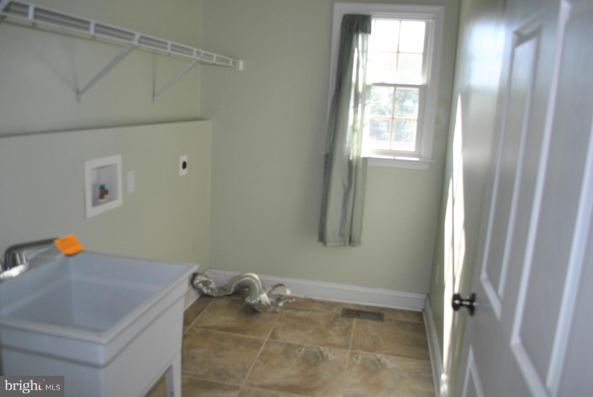 573 Houck Road Westminster, MD 21157 - Photo 16 of 30 Interior (General)