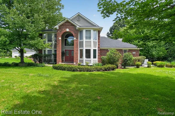 $555,555 | 9610 Forest Ridge Drive, Clarkston, MI 48348