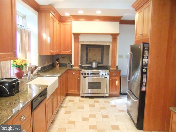 106 Summit Road Springfield, PA 19064 - Photo 7 of 25