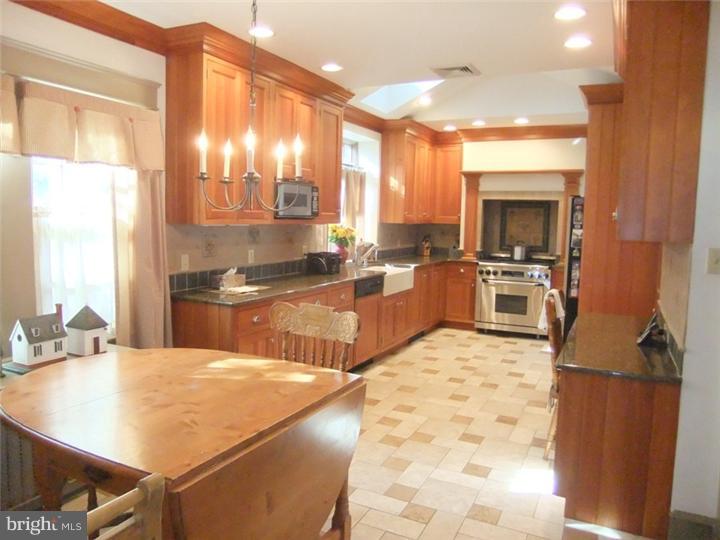 106 Summit Road Springfield, PA 19064 - Photo 8 of 25