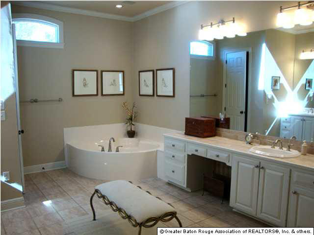 817 Myrtle View Drive Baton Rouge, LA 70810 - Photo 11 of 20 Gallery Image 11