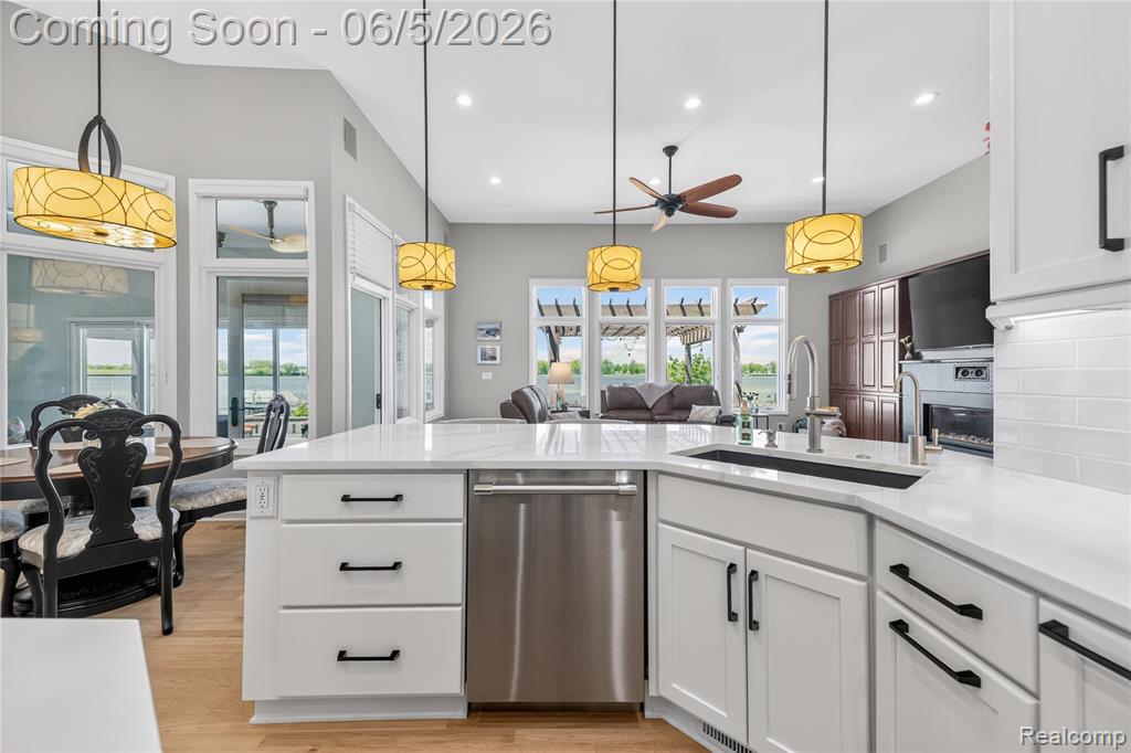 18124 Meridian Road Grosse Ile, MI 48138 - Photo 21 of 74