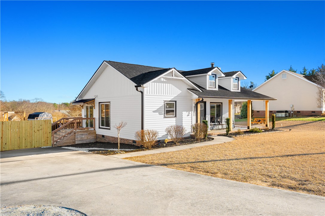 3067 Anderson Highway Liberty, SC 29657 - Photo 2 of 32 This charming home offers curb appeal and a welcoming facade.