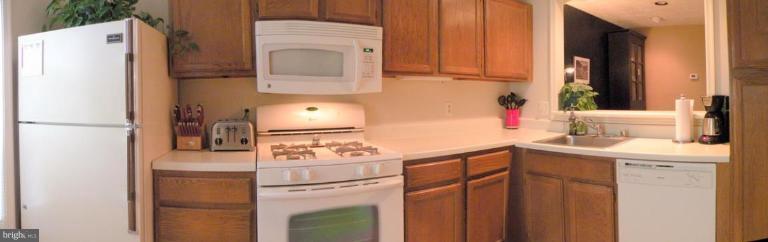2279 Hunter's Run Drive, Unit 2279 Reston, VA 20191 - Photo 16 of 16 Kitchen