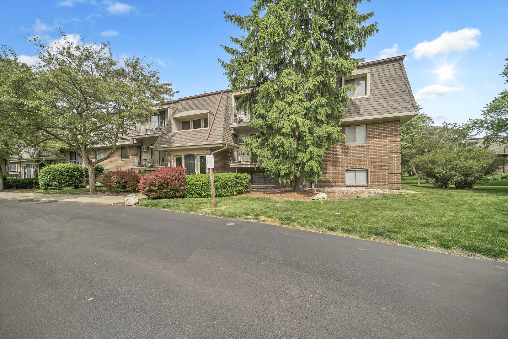 138 East Bailey Road, Unit M Naperville, IL 60565 - Photo 2 of 22