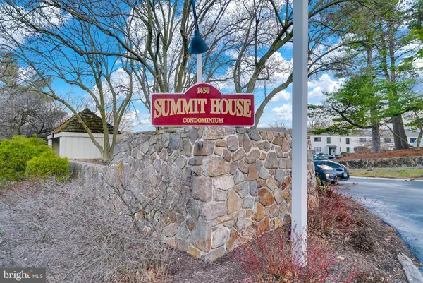 $289,900 | 623 Summit House, Unit 623, West Chester, PA 19382