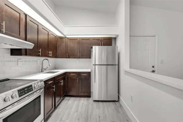 $2,250 | 18845 Northwest 62nd Avenue, Unit 205, Hialeah, FL 33015