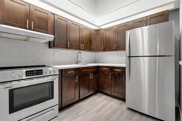 $2,250 | 18845 Northwest 62nd Avenue, Unit 205, Hialeah, FL 33015