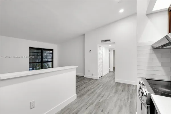 $2,250 | 18845 Northwest 62nd Avenue, Unit 205, Hialeah, FL 33015