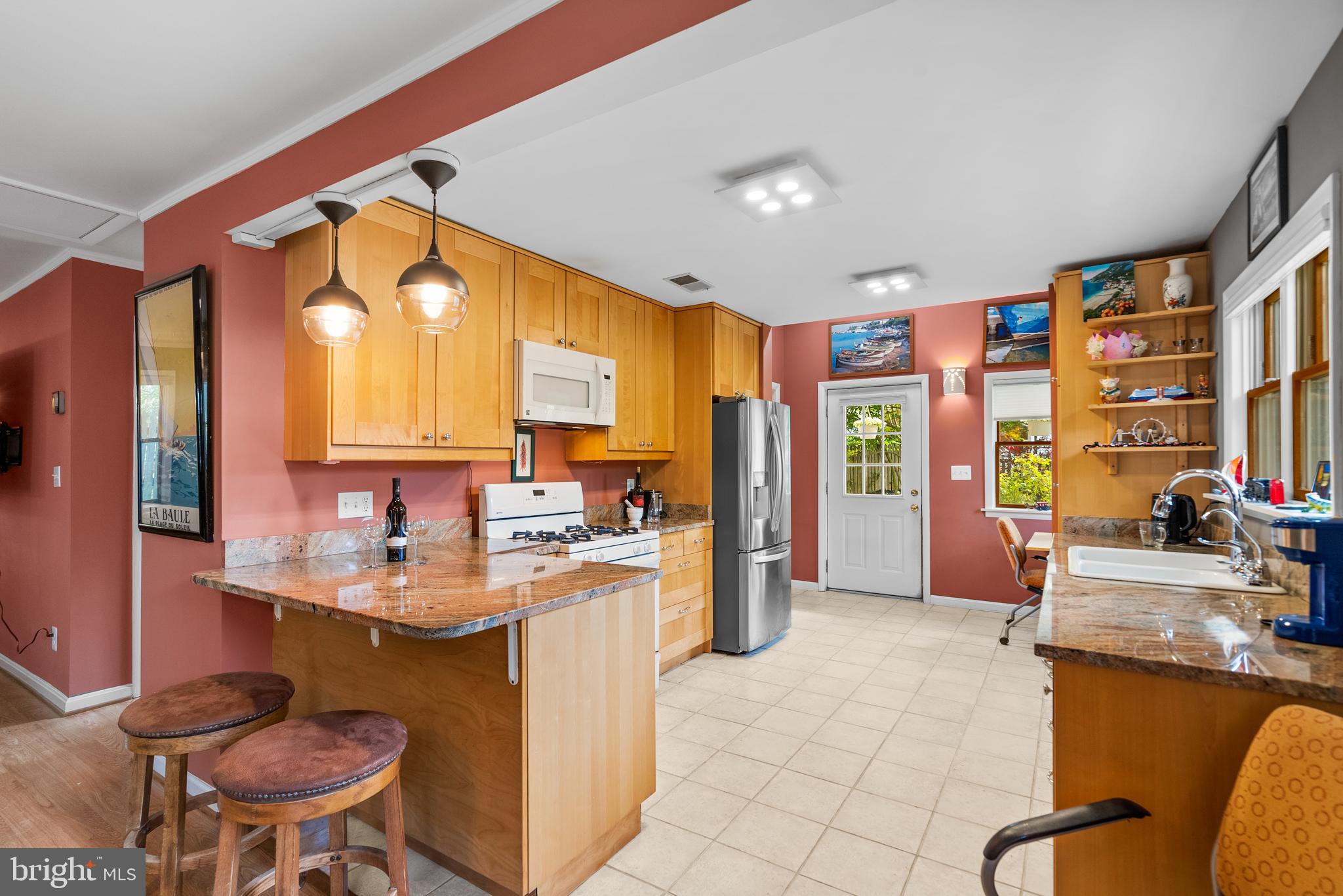 3 McKay Circle Cabin John, MD 20818 - Photo 10 of 52 Kitchen