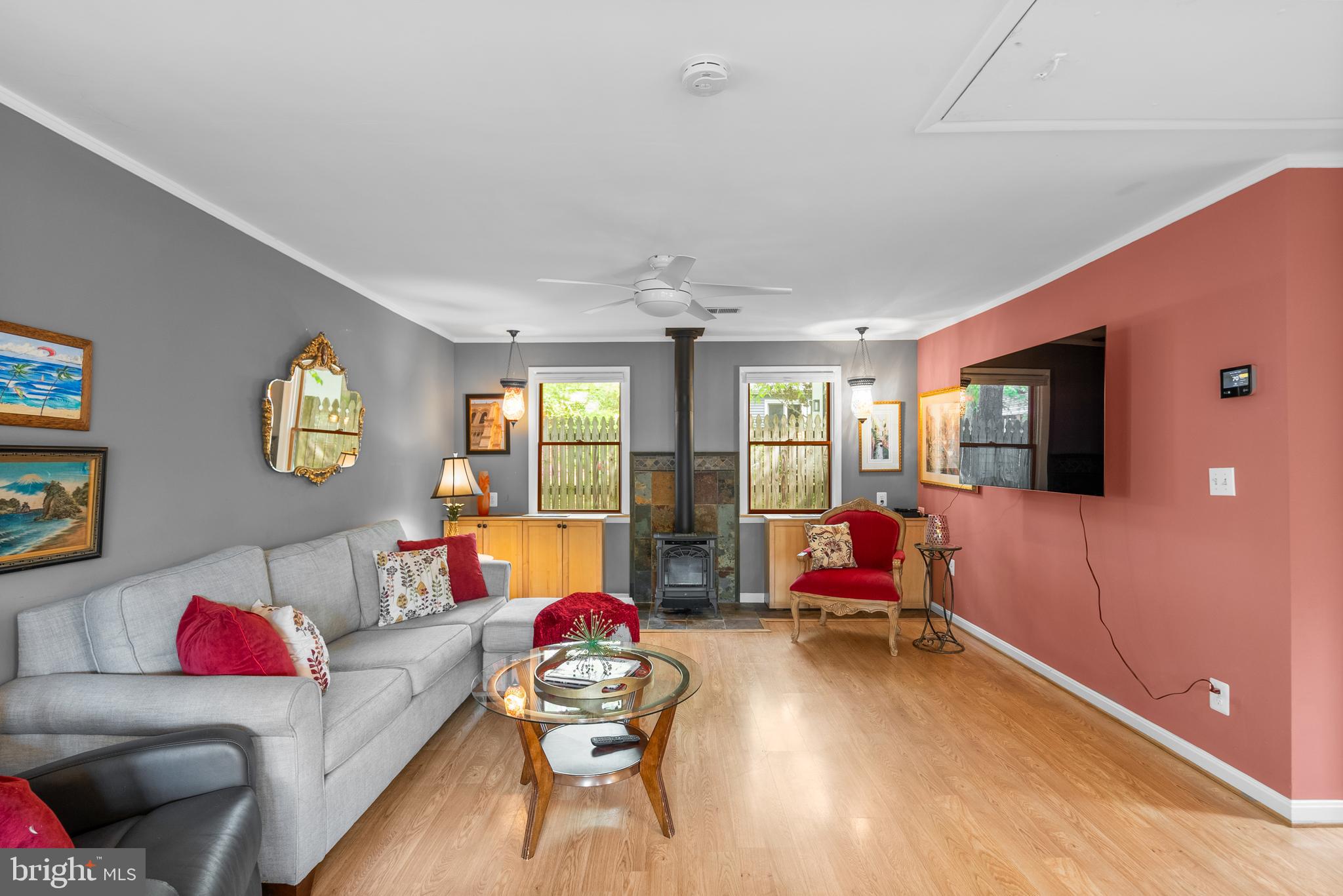 3 McKay Circle Cabin John, MD 20818 - Photo 16 of 52 Living Room