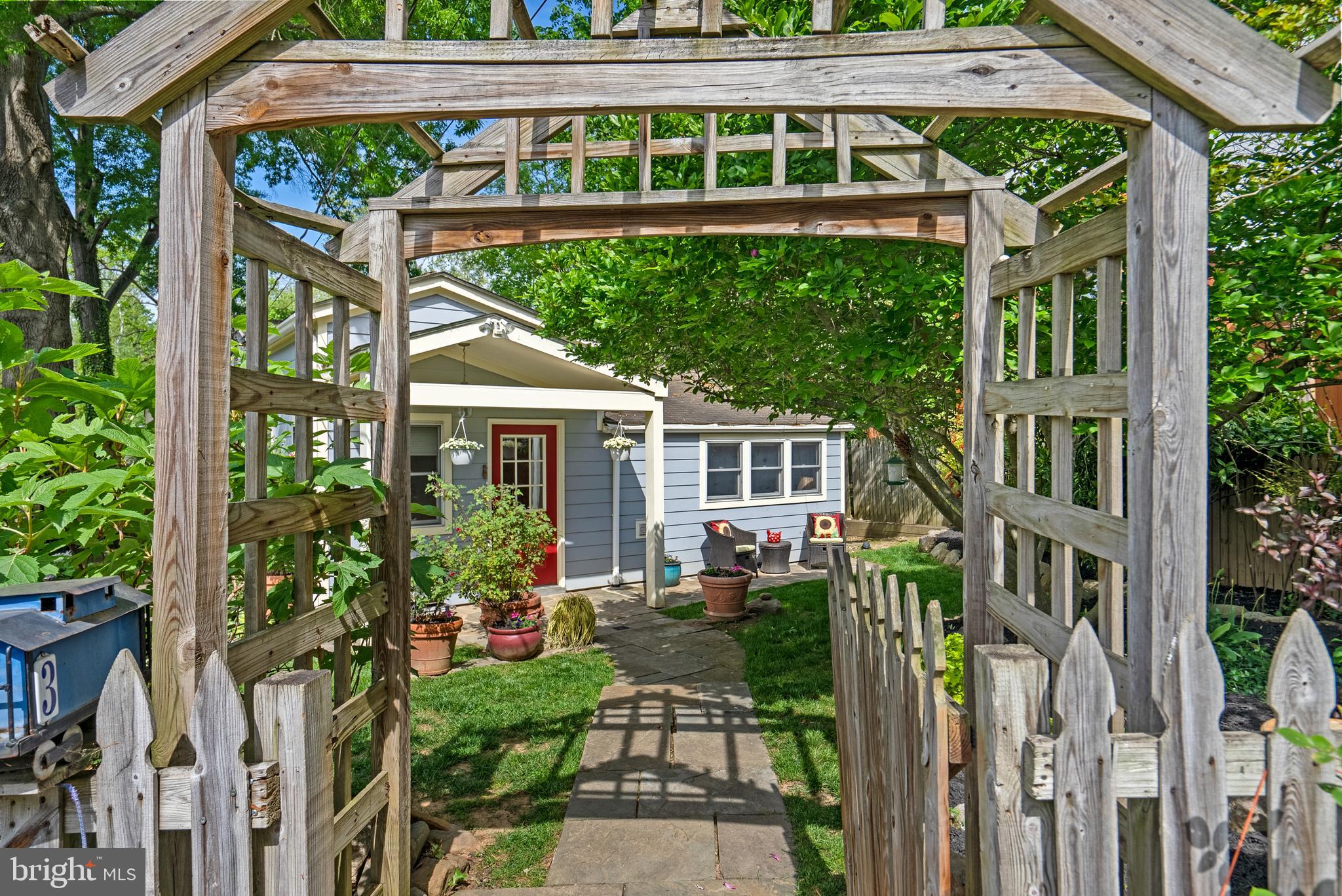 3 McKay Circle Cabin John, MD 20818 - Photo 33 of 52 Entry to Yard