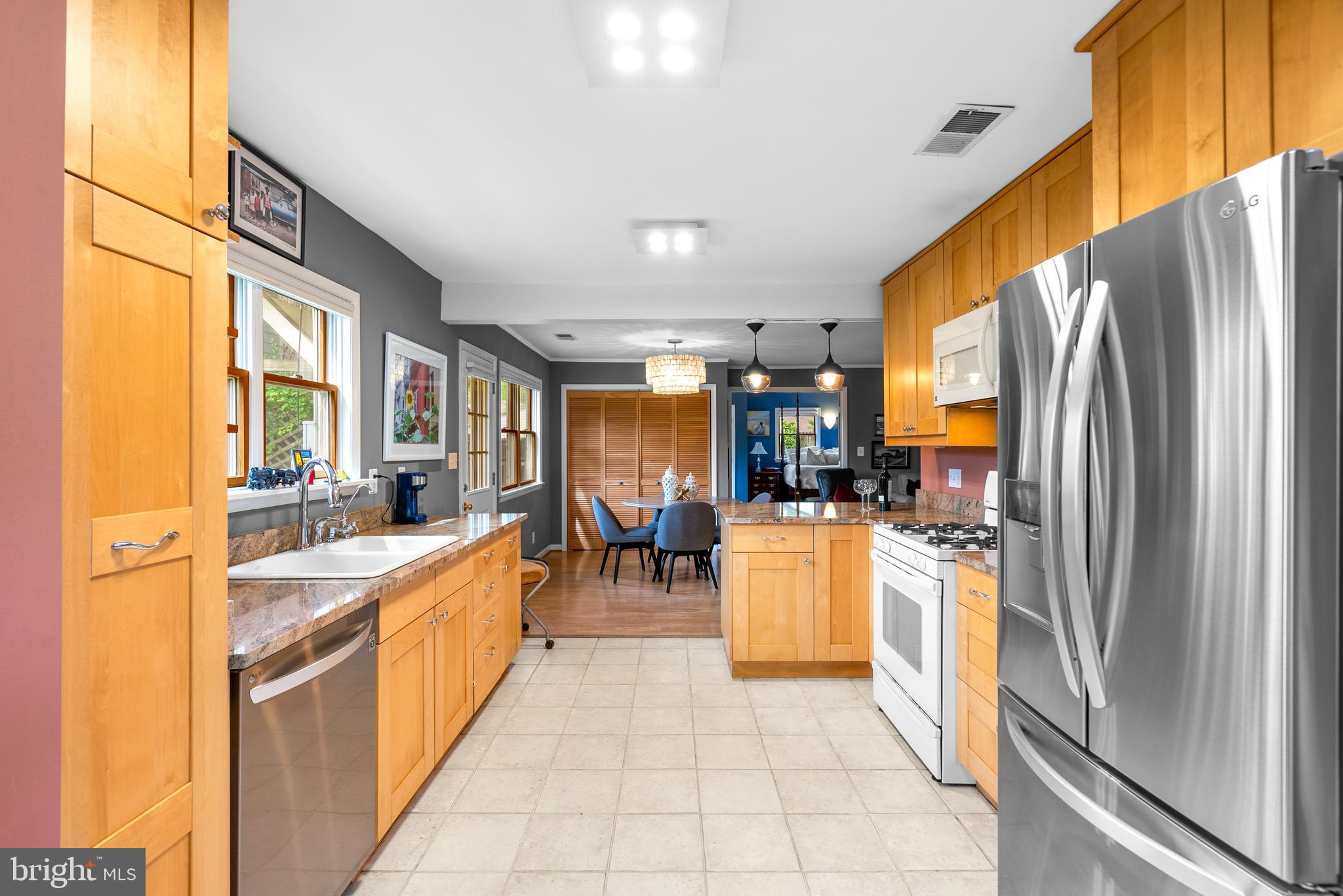 3 McKay Circle Cabin John, MD 20818 - Photo 6 of 52 Kitchen