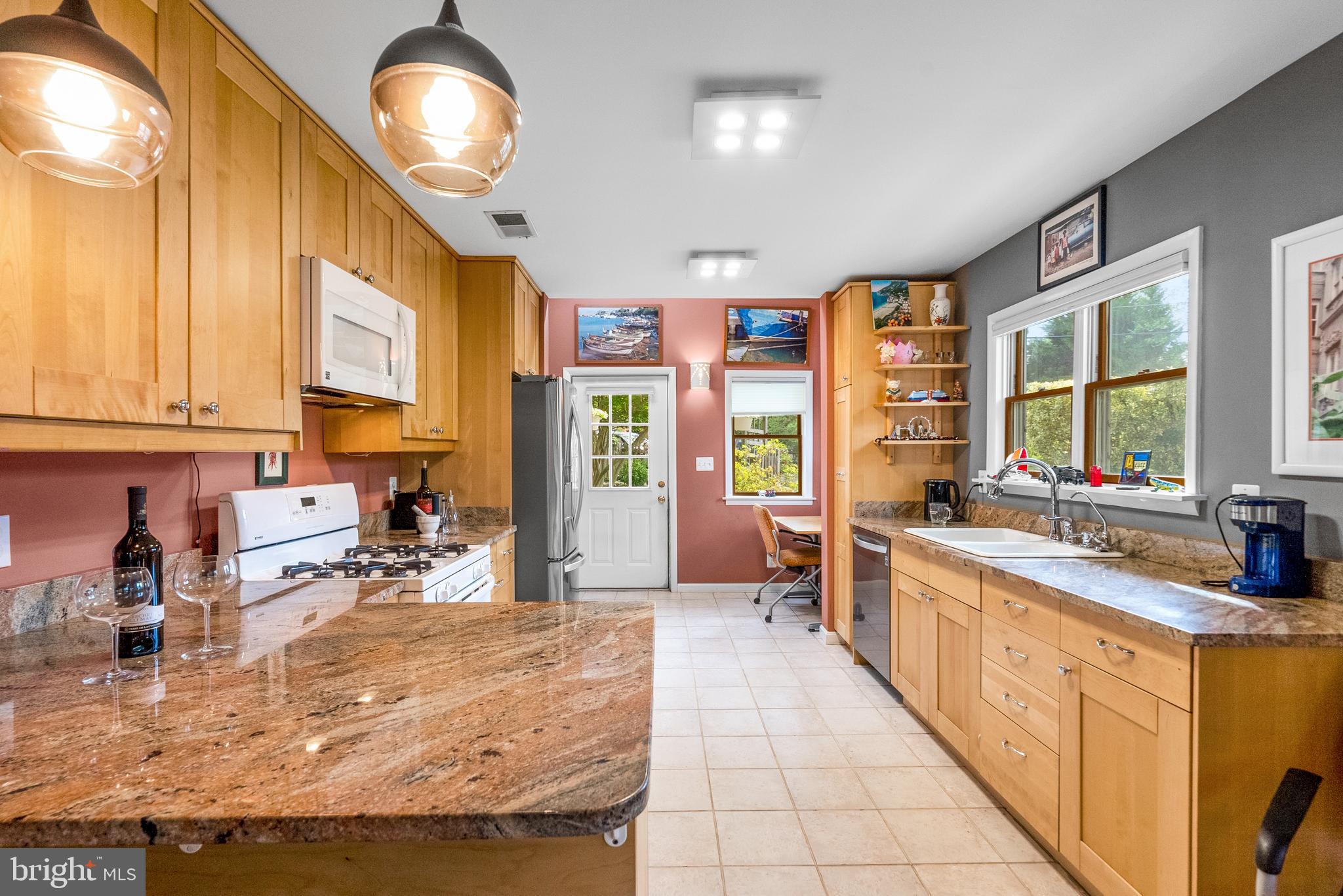 3 McKay Circle Cabin John, MD 20818 - Photo 8 of 52 Kitchen