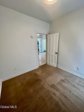 $1,300 | 39 1/2 Milton Avenue, Unit 2 UP, Amsterdam, NY 12010