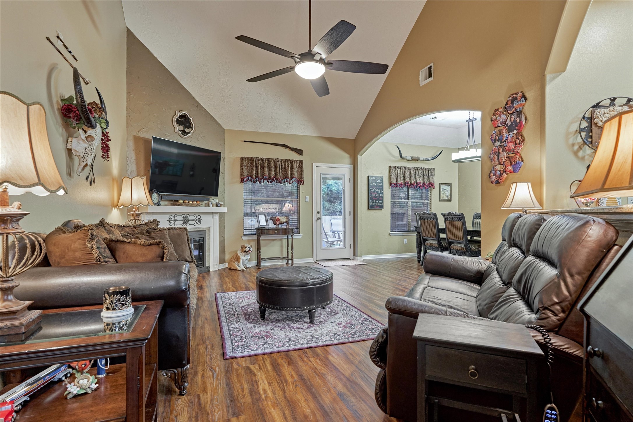 2203 Nicholas Crossing Conroe, TX 77304 - Photo 5 of 37