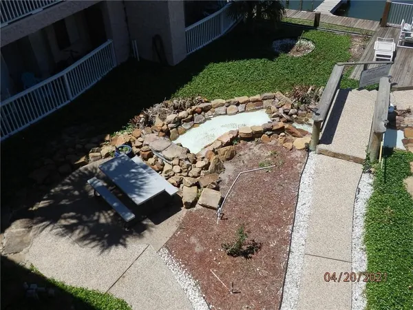a view of an outdoor space
