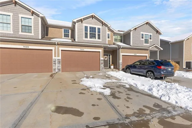 $319,000 | 7422 Grand Slam Street, Parkville, MO 64152