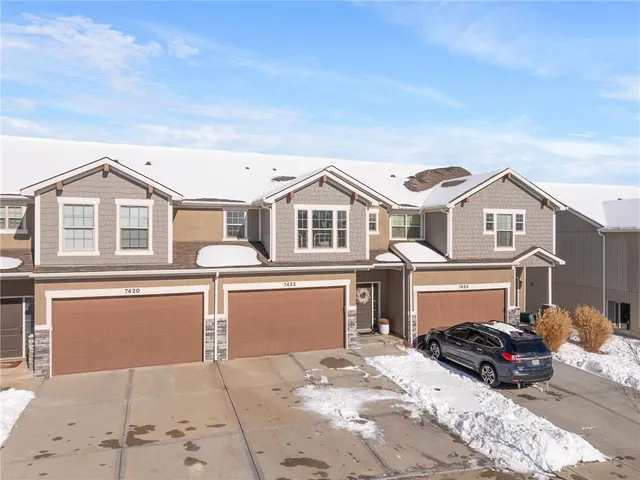 $319,000 | 7422 Grand Slam Street, Parkville, MO 64152