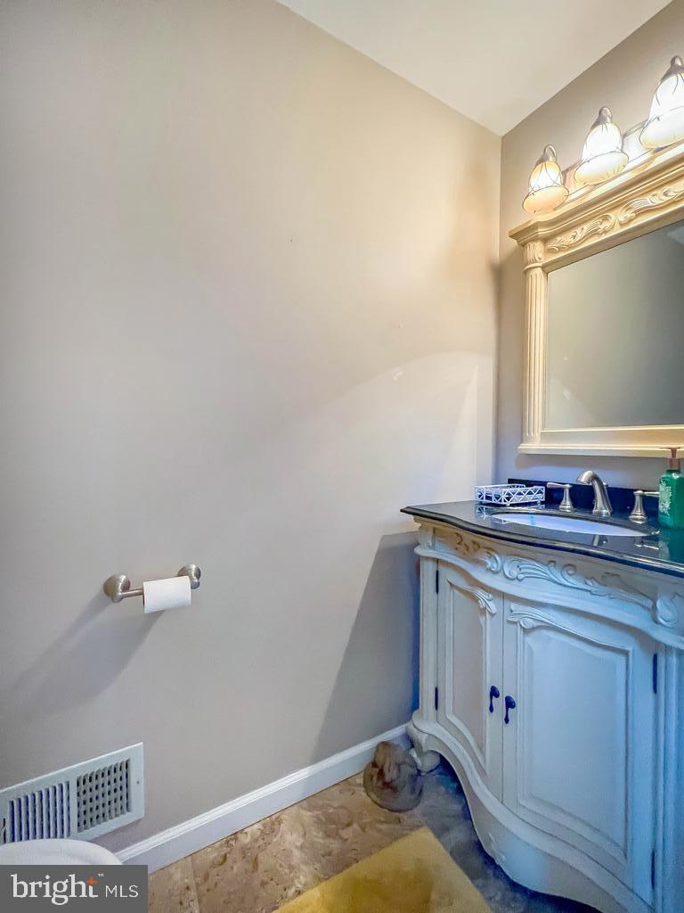 8 Devon Road Newtown, PA 18940 - Photo 18 of 61 Powder Room