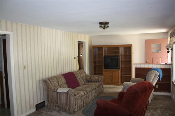 8 Mcfarlin Road Chelmsford, MA 01824 - Photo 12 of 18 Gallery Image 12