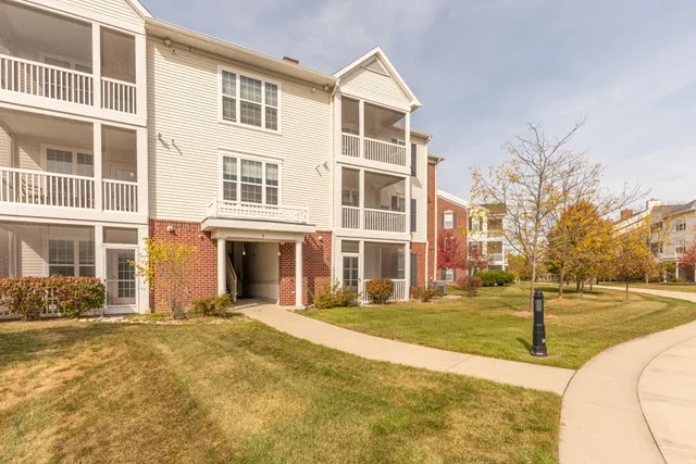 $2,195 | 1008 Summerfield Glen, Ann Arbor, MI 48103