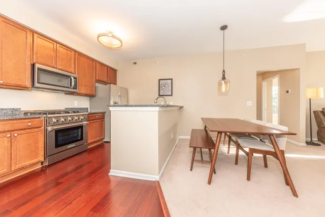 $2,195 | 1008 Summerfield Glen, Ann Arbor, MI 48103