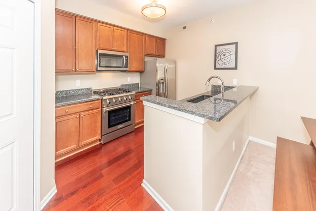 $2,195 | 1008 Summerfield Glen, Ann Arbor, MI 48103