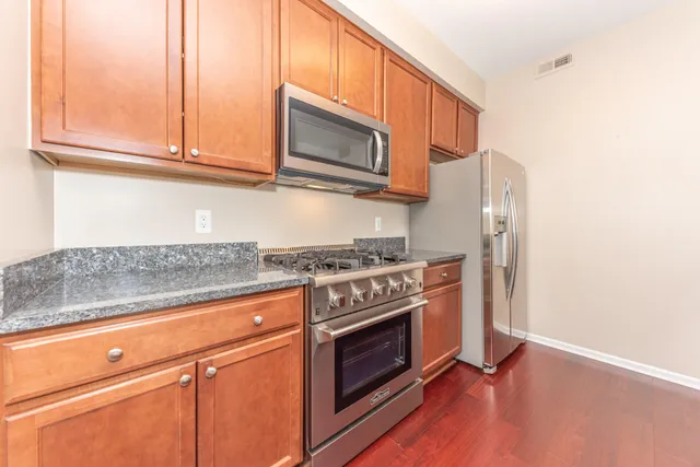 $2,195 | 1008 Summerfield Glen, Ann Arbor, MI 48103