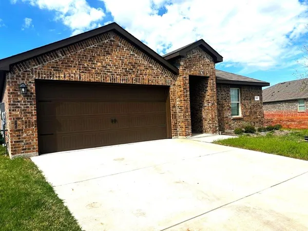 $2,400 | 717 Banner Avenue, Royse City, TX 75189