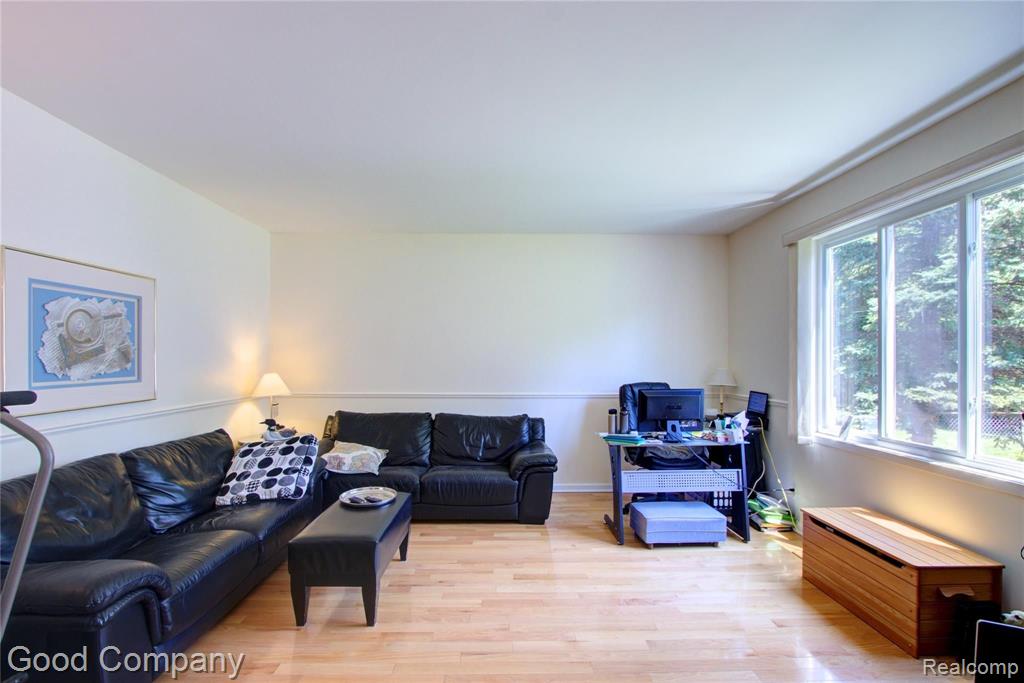 21642 Ruth Street Farmington Hills, MI 48336 - Photo 19 of 51