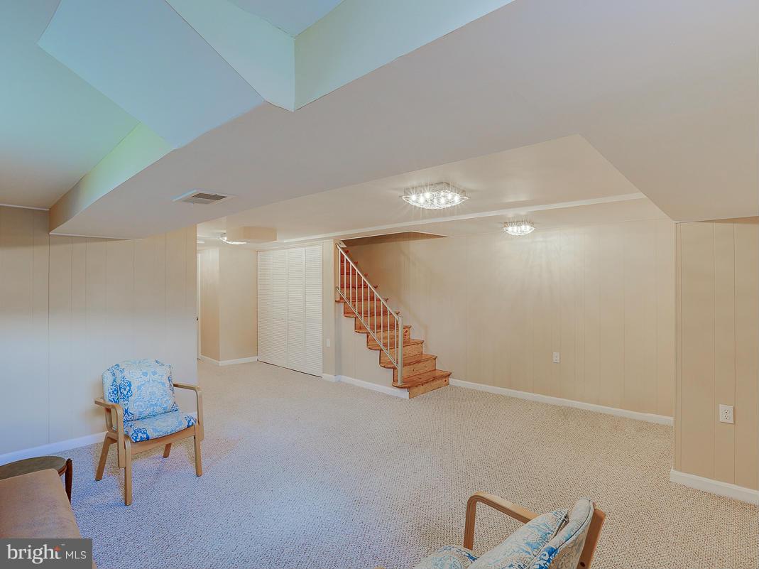51 Hawthorne Road Middle River, MD 21220 - Photo 18 of 30 a hallway with table and chairs