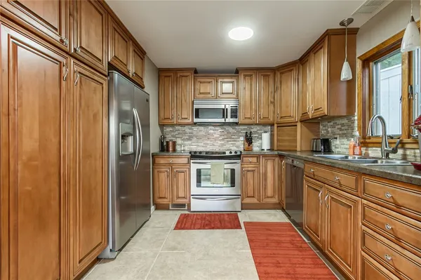 $1,750,000 | 70 Avalon Trail, Webster, NY 14580