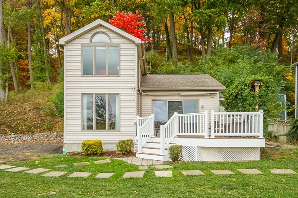$1,750,000 | 70 Avalon Trail, Webster, NY 14580
