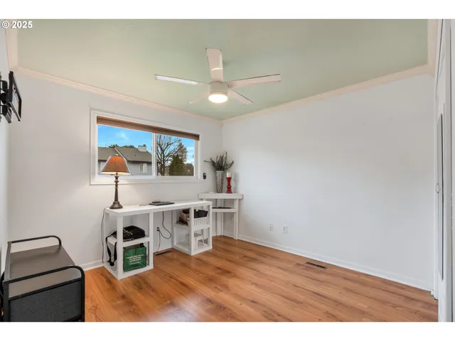 $440,000 | 3525 Royal Crest Drive East, The Dalles, OR 97058