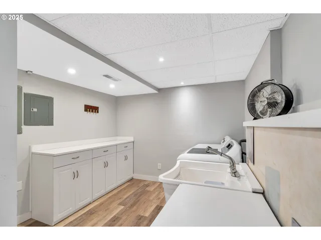 $440,000 | 3525 Royal Crest Drive East, The Dalles, OR 97058