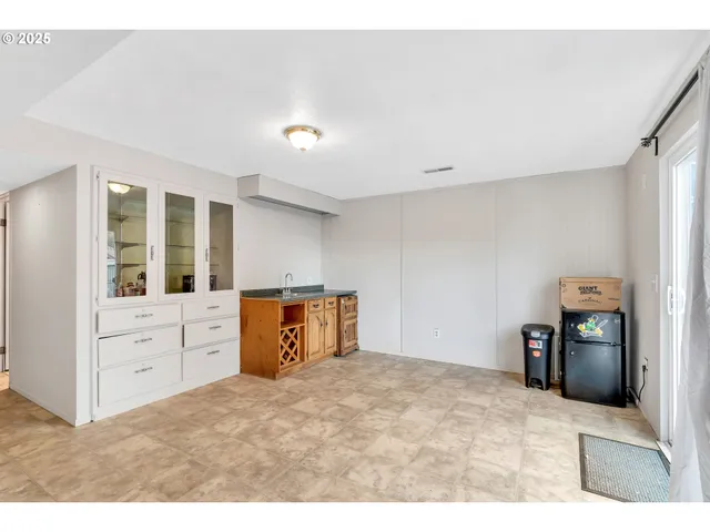 $440,000 | 3525 Royal Crest Drive East, The Dalles, OR 97058