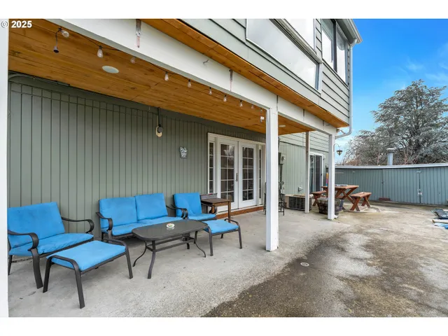 $440,000 | 3525 Royal Crest Drive East, The Dalles, OR 97058